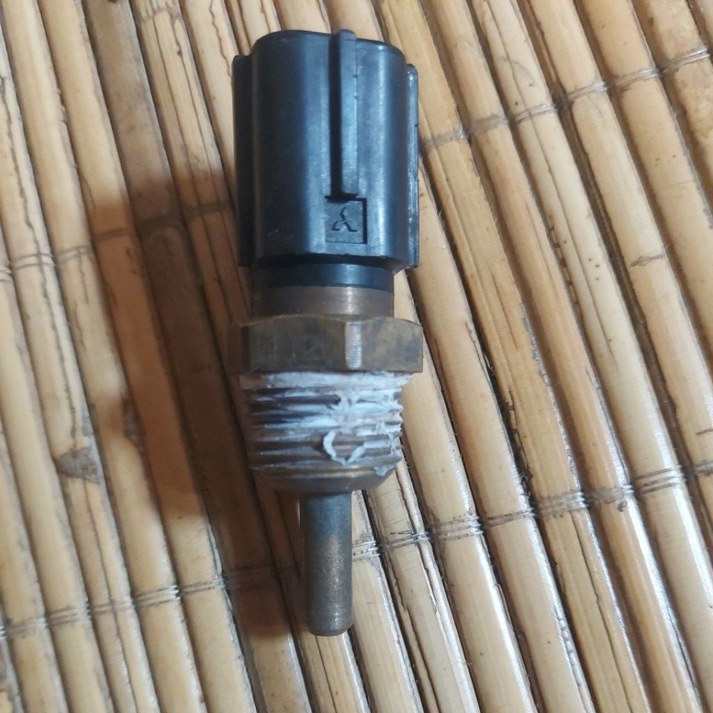 Sensor ECT Mitsubishi Lancer CB/ EVO 3