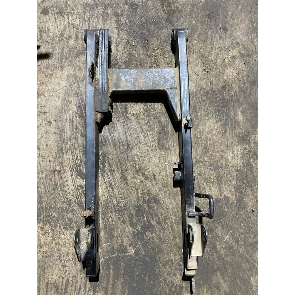 Arm Swing Arm Honda Supra X 125 helm in original