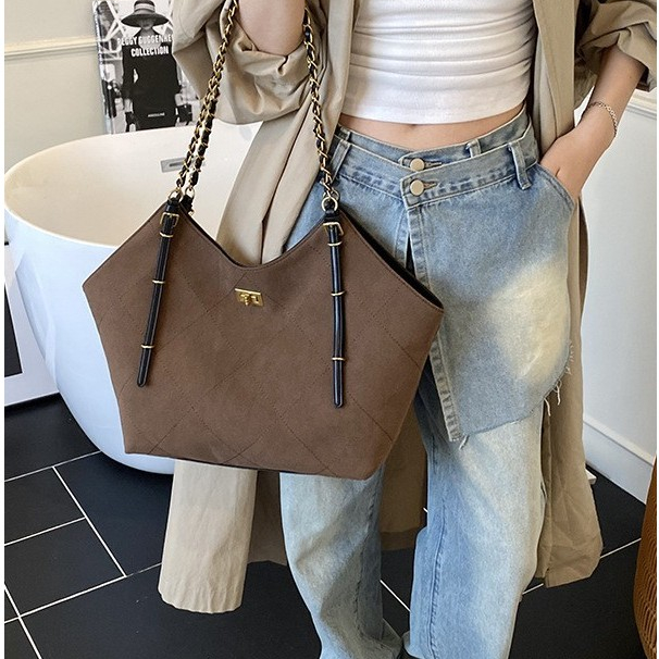 [Amy]Tas bahu rantai bordir berlian buram gaya Chanel kecil kapasitas besar untuk komuter.