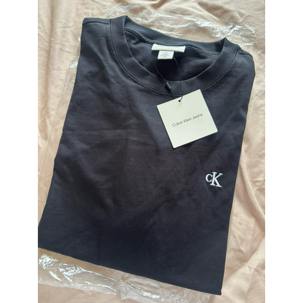 Preloved new Kaos Calvin Klein