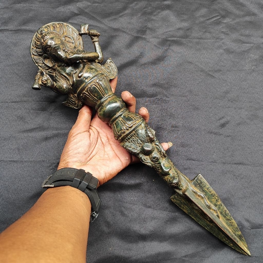 Vajra / Vajrakila / Dorje Motif Ganesha Bahan Kuningan Campur Perunggu