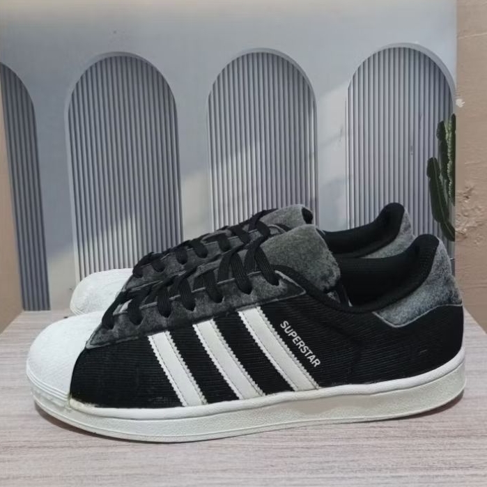 Adidas Superstar Black White Stripes Size 42 Second Condition