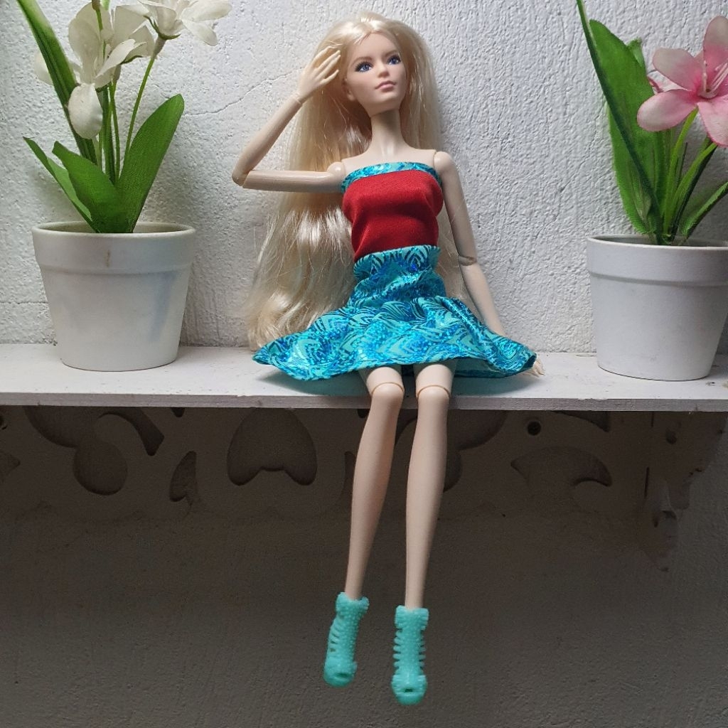 Barbie Looks Victoria (Kepala) dan Boneka Artikulasi Supermodel (Body Non Mattel)