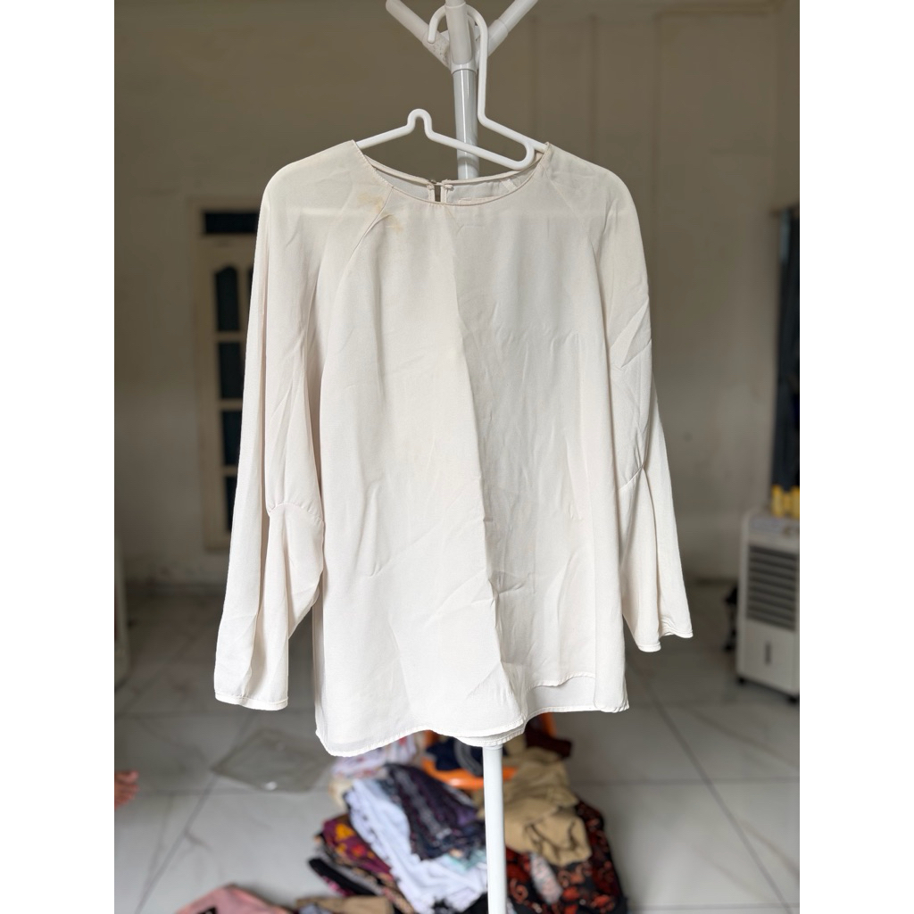 [PRELOVED] Blouse Formal Putih bw/Blose wanita cantik/Blouse lengan balon