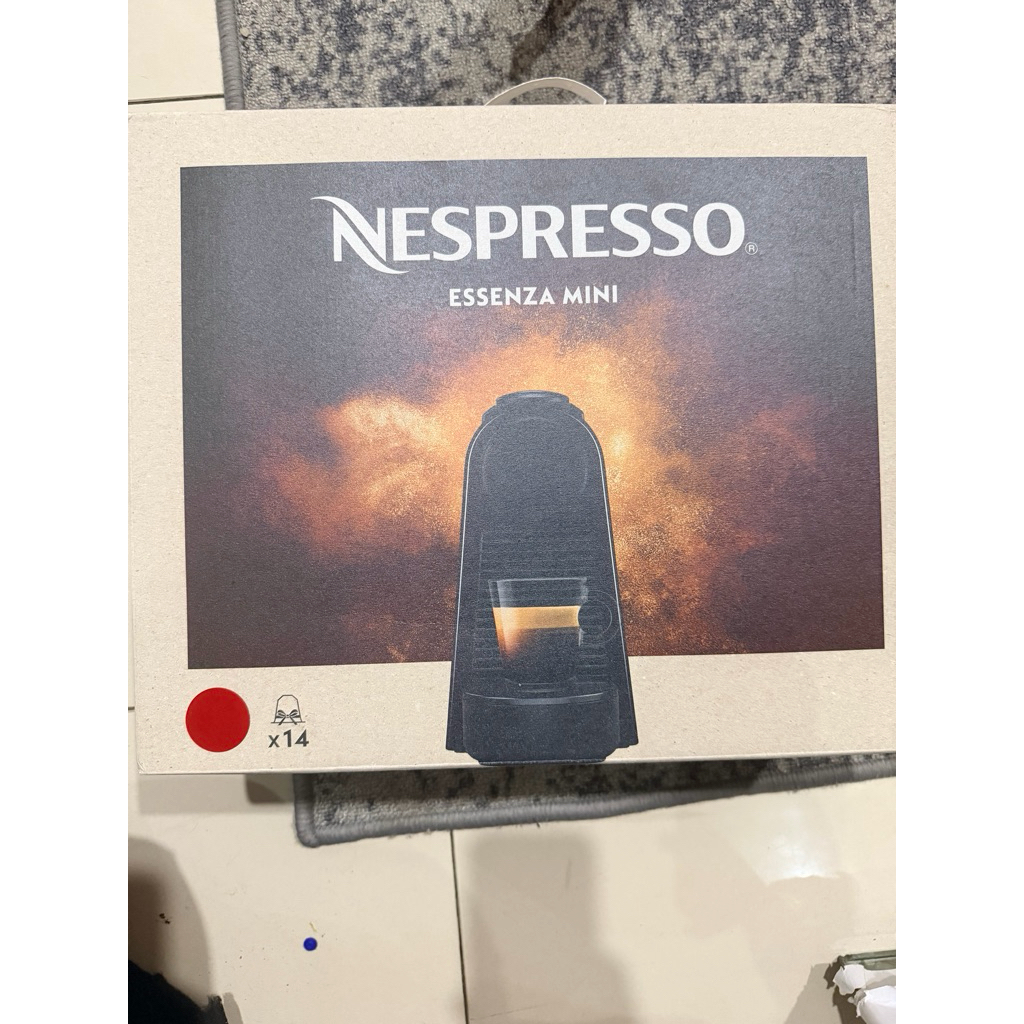Preloved coffee machine Nespresso Essenza Mini