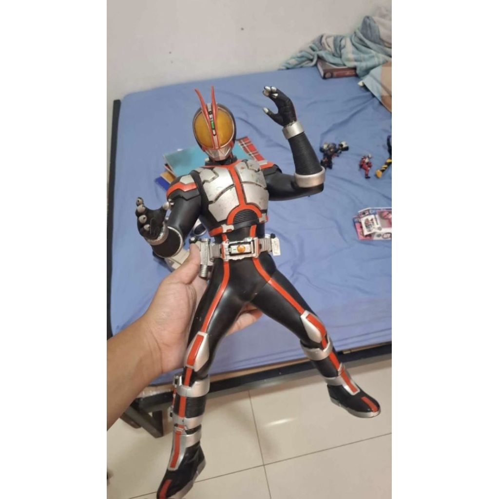 figure kamen rider faiz besar