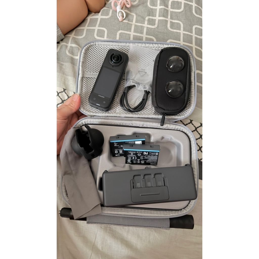 preloved Insta360 X5 essential bundle Like new/ insta 360 x5 second garansi