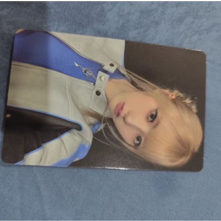 Official photocard dari album babymonster