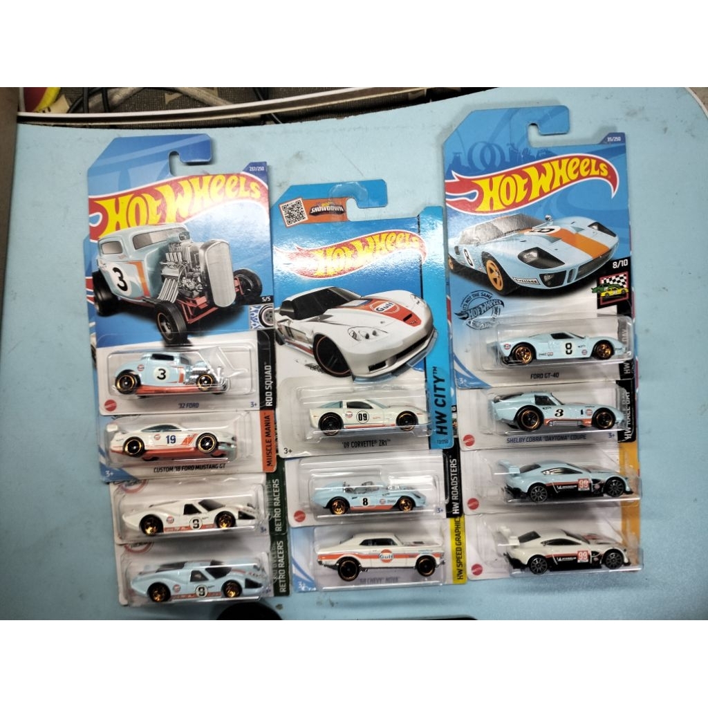 Paket 11 mobil Hot Wheels tampo GULF Custom 18 Ford Mustang Ford GT 40 Aston Martin Vantage GTE Glor
