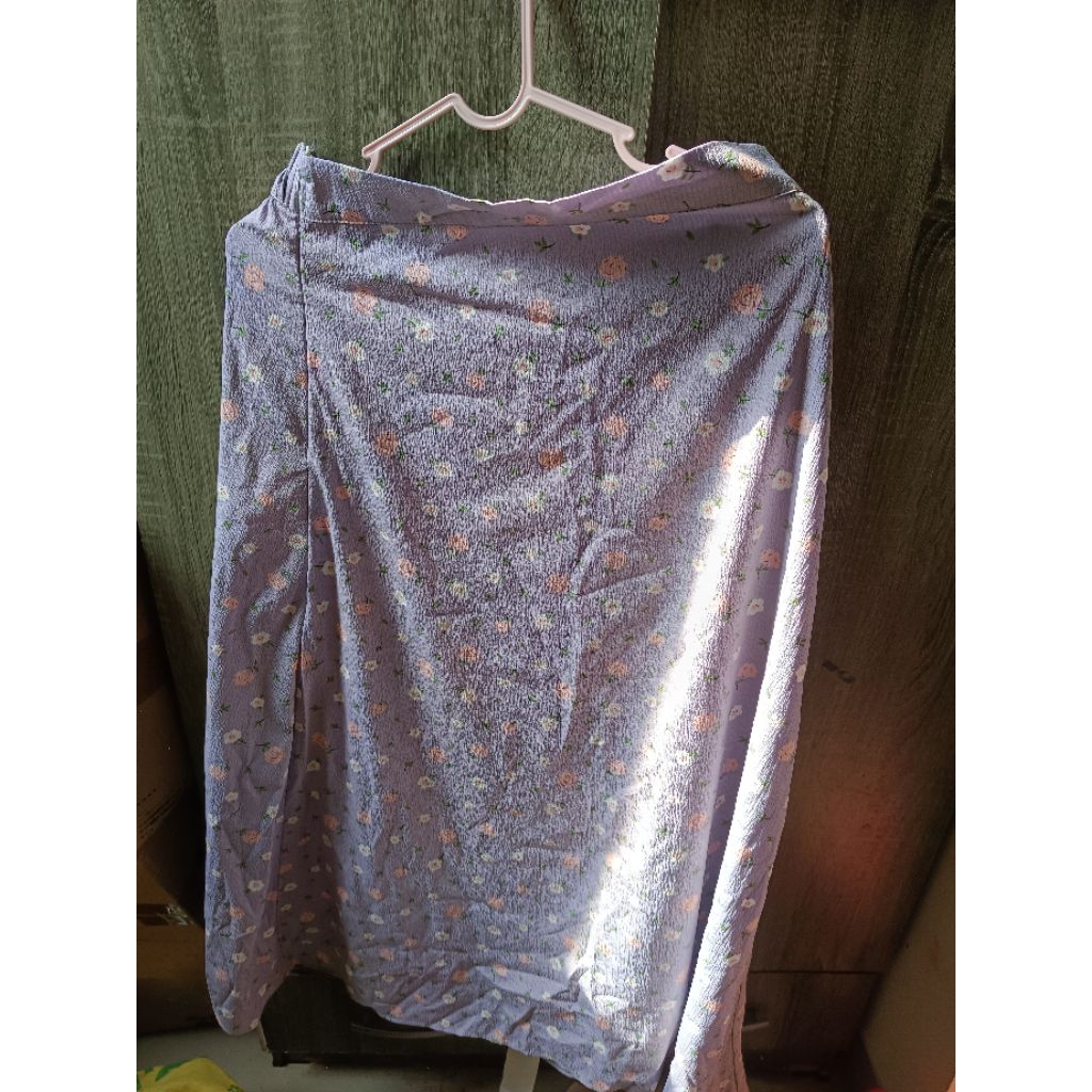 Preloved Rok Bunga