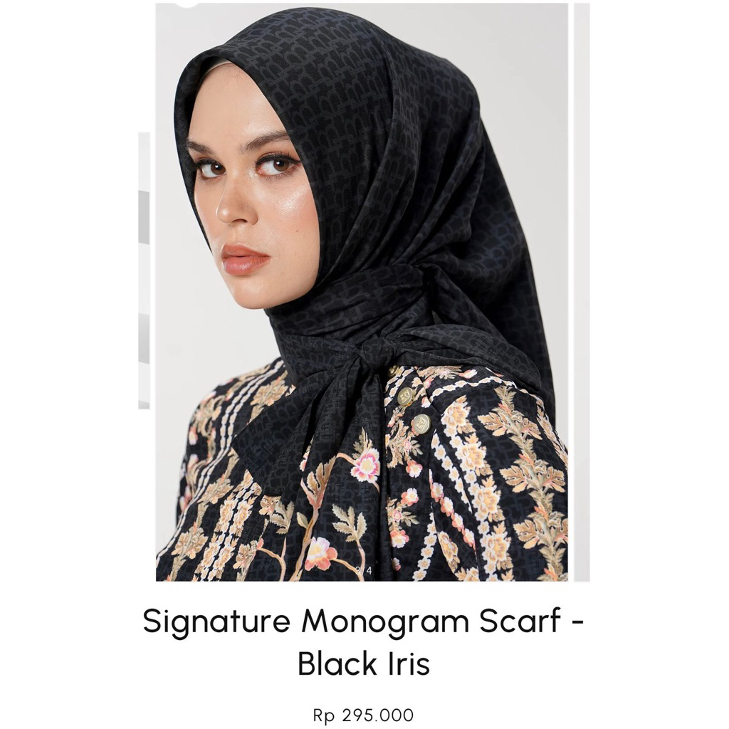 Signature monogram benang jarum
