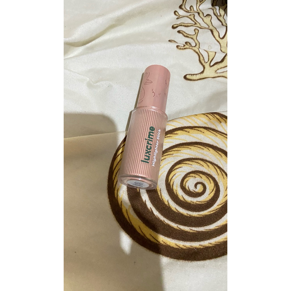 Highlighter Stick Luxcrime - Tekstur Creamy Blendable untuk Efek Glowing Alami