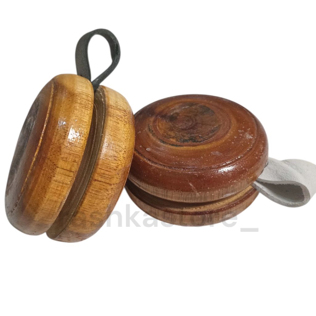 Yoyo Kayu Plitur Premium Ukuran Kecil – Mainan Tradisional Klasik Halus & Tahan Lama