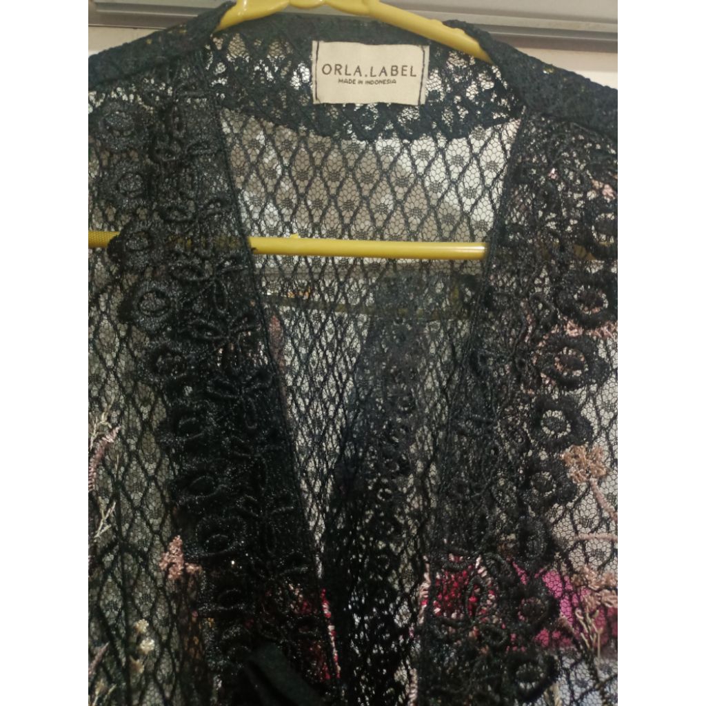 preloved lace outer / outer brokat