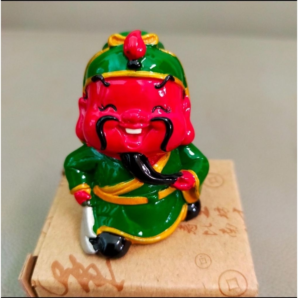 Pajangan lucu dewa Kwan Kong