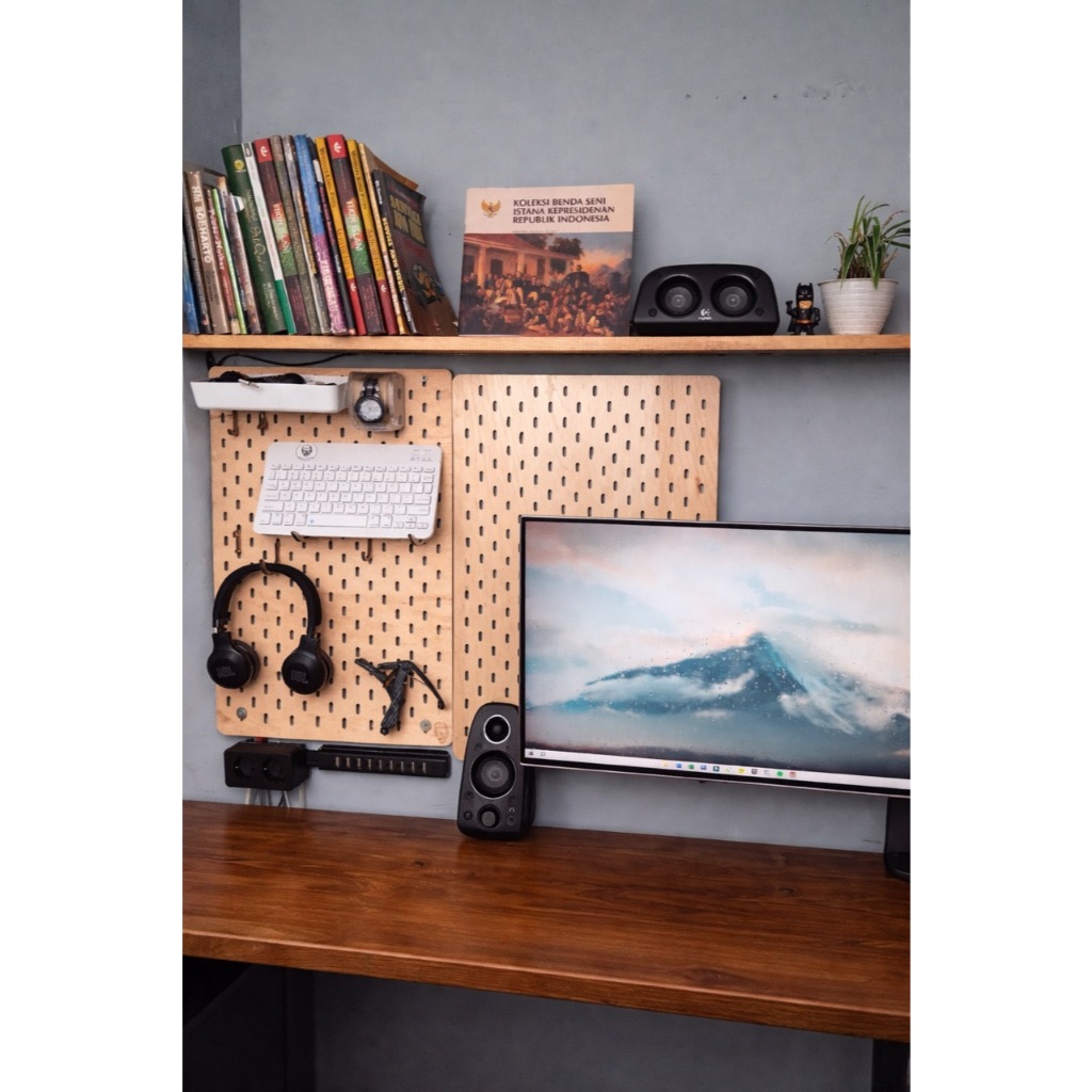 wooden pegboard papan bolong pegboard Kayu