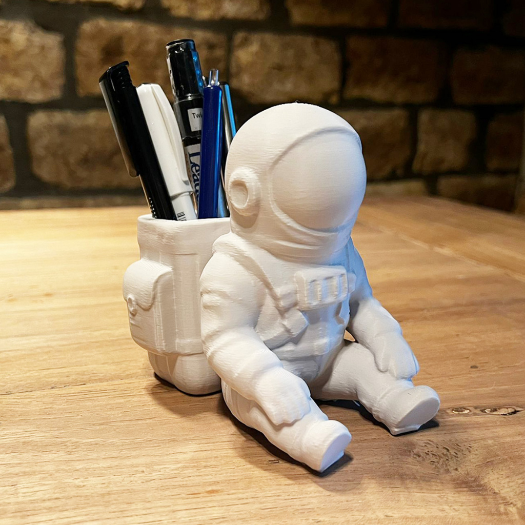 Tempat Pulpen Unik Model Astronot Tempat Pensil  – Holder Pen Aesthetic Meja Kerja & Belajar | Desk 