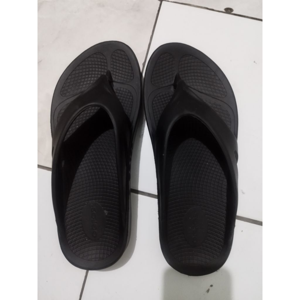 sandal Oofos