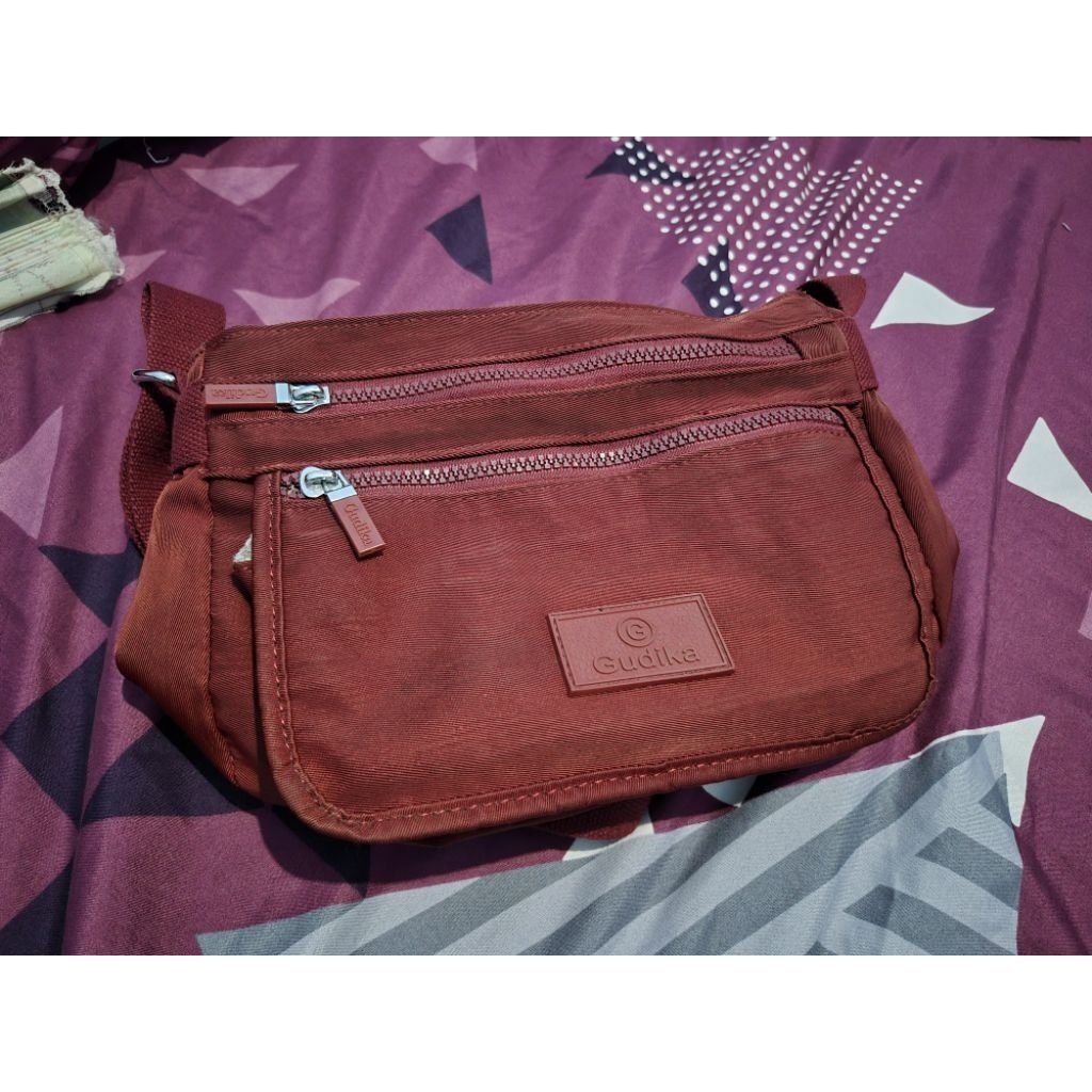 PRELOVED tas Sling BAG. Tas Selempang GUDIKA.
