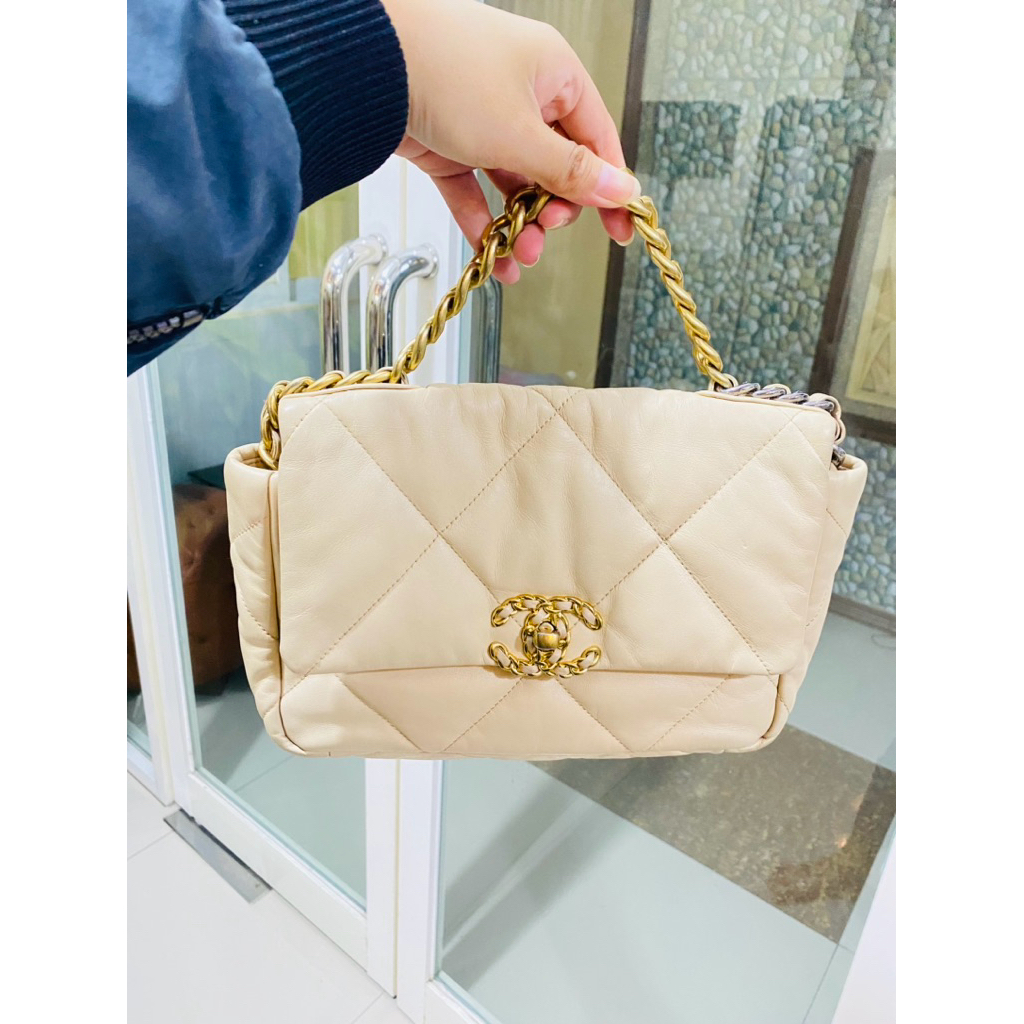 chanel 19 preloved