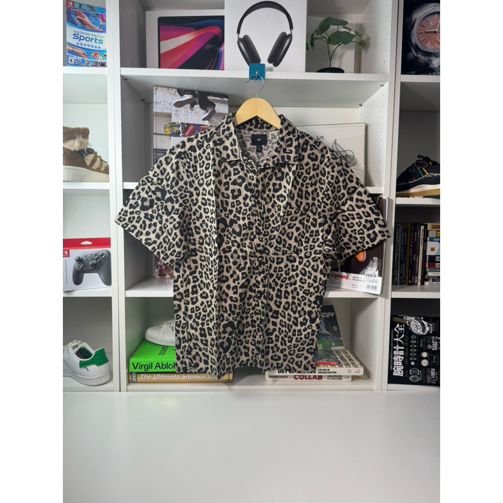 Kemeja leopard h&m