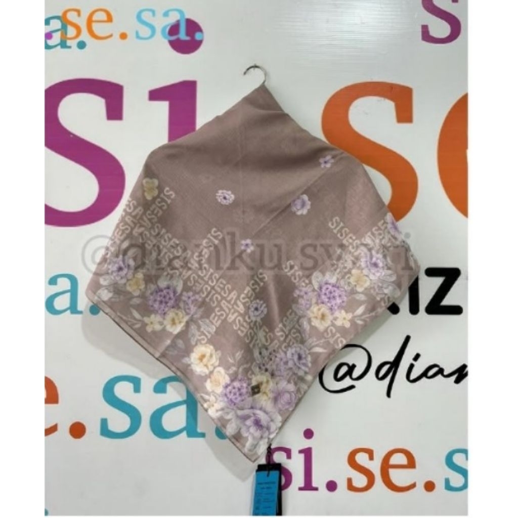 Scarf Sisesa