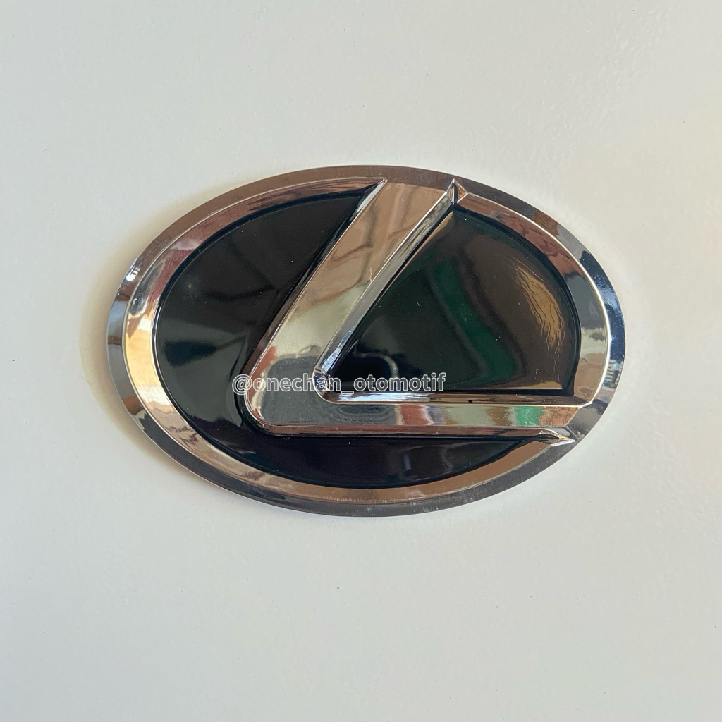 Emblem Logo Mobil Lexus Hitam
