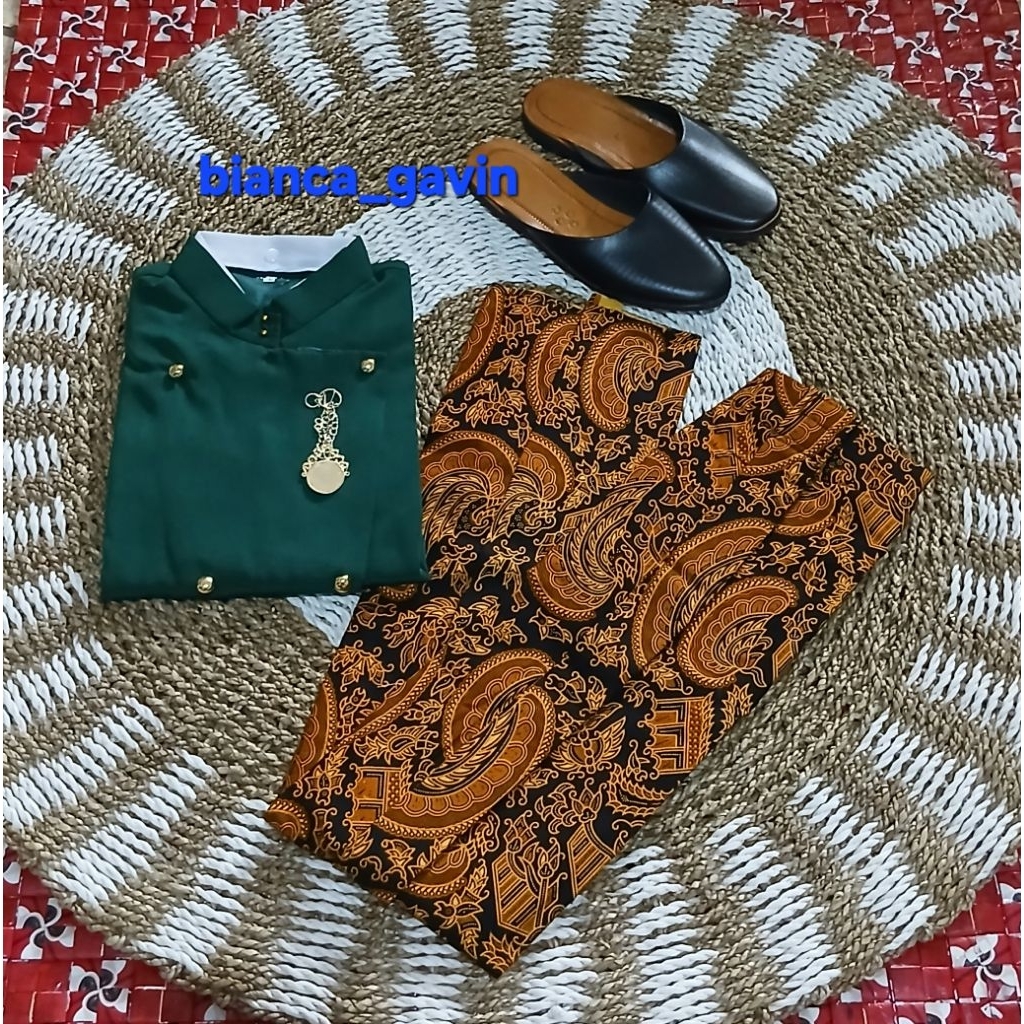 Set Beskap Solo Hijau Botol + Jarik Instan + Blangkon/ Baju Adat Jawa Pria, Motif Semenromo