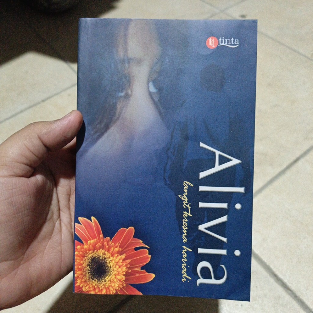 [Preloved] Alivia  Langit Kresna Hariadi