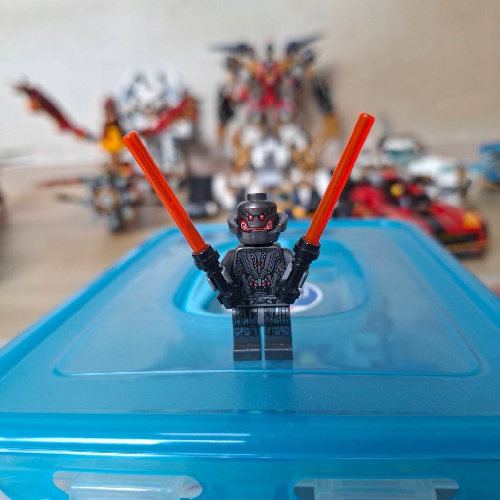 Lego Minifigure Ultron Prime sh0175