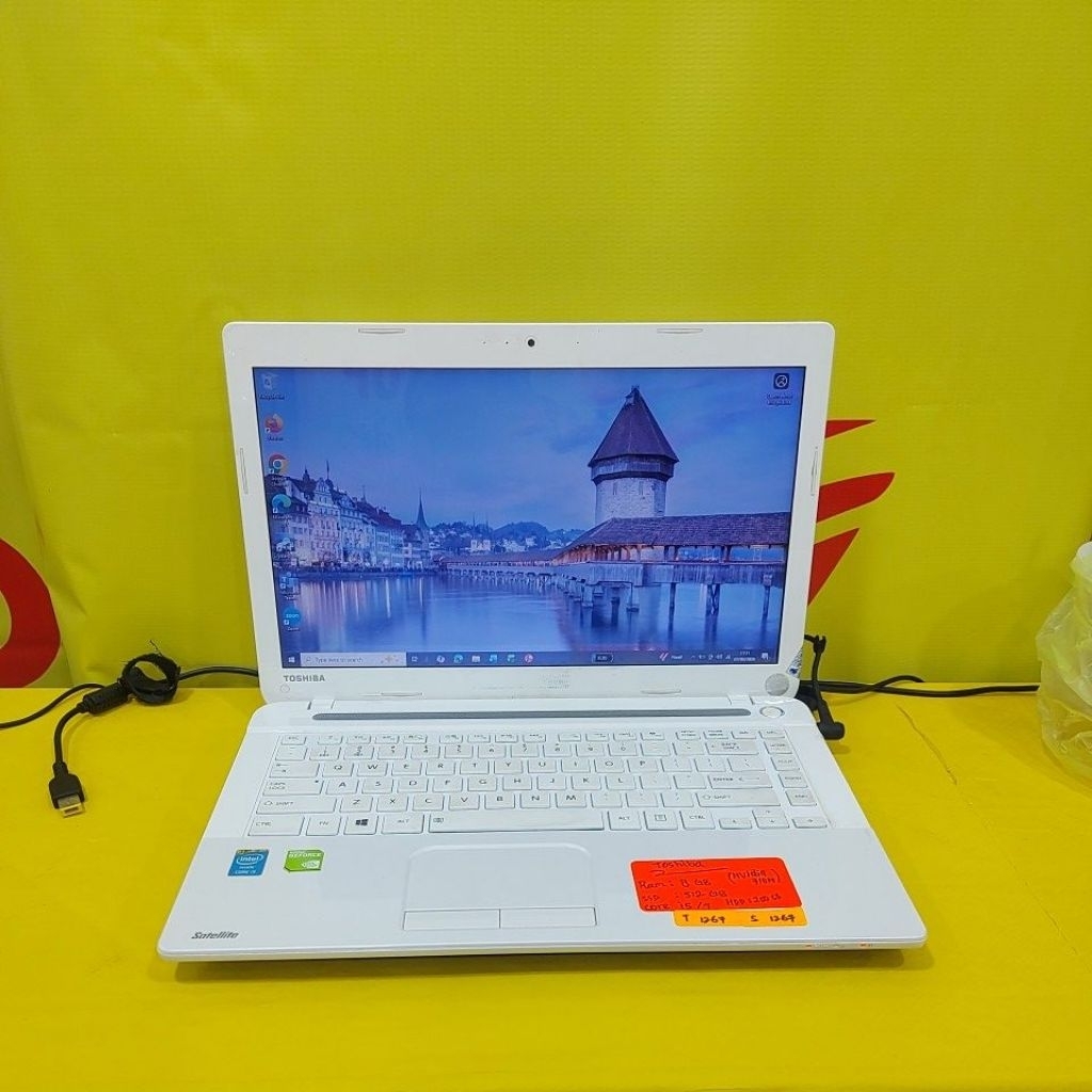 laptop toshiba satelite c40 core i5 4200M ram 8gb ssd 512gb hdd 250gb nvidia geforce 710m 1267