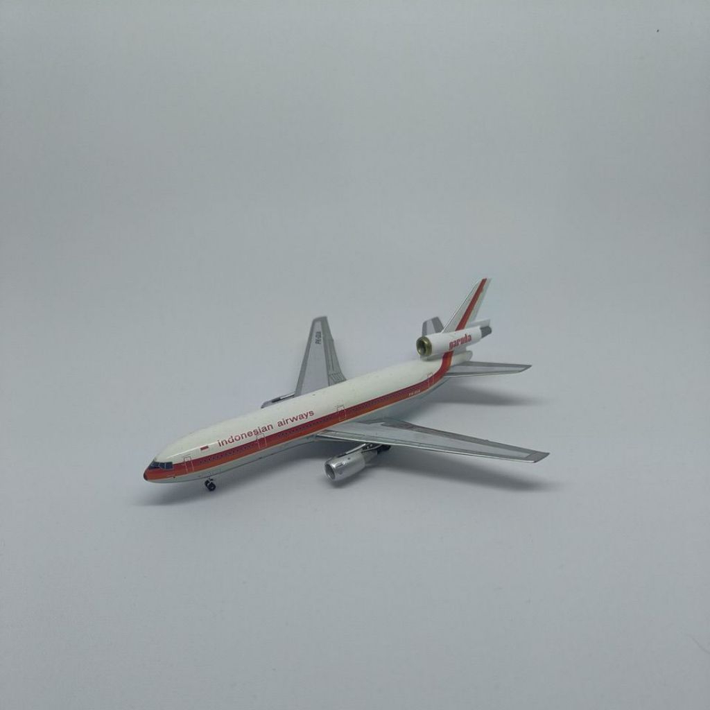 Diecast pesawat 1/400 DC-10 Garuda Indonesian Airways Aero Classics