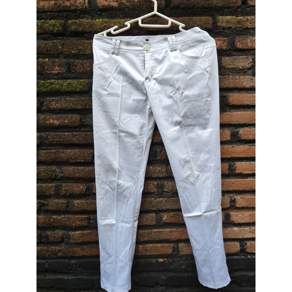 Preloved Celana Putih Wanita