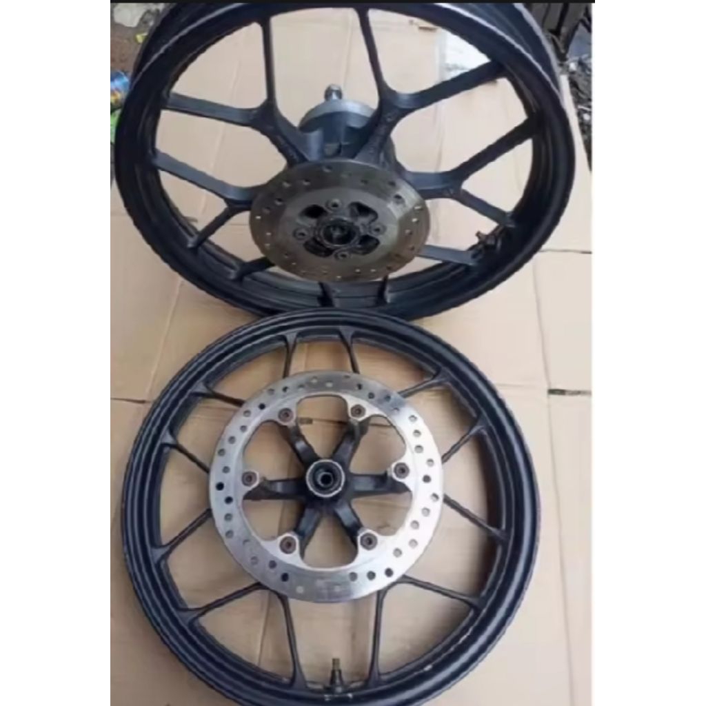 Velg pelak depan belakang motor Honda sonic 150r fullset / Original copotan