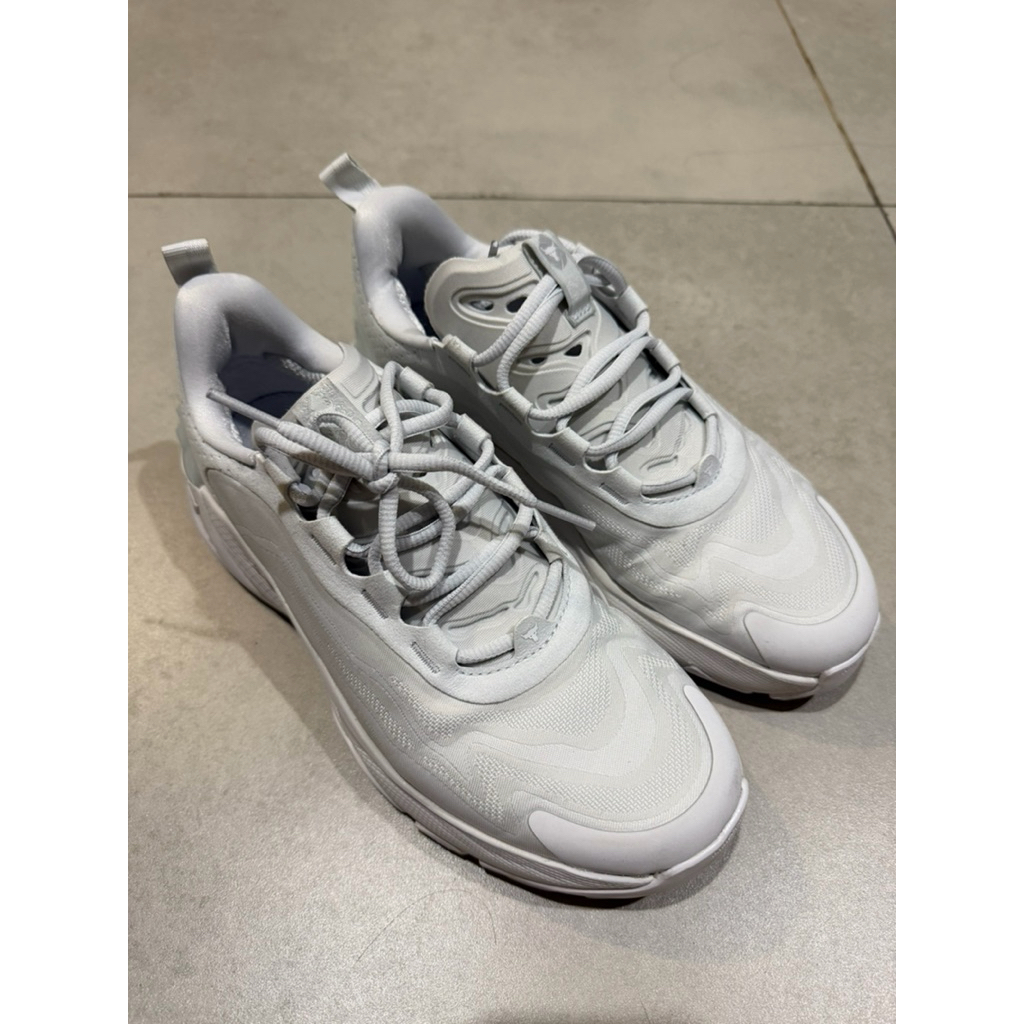(Preloved) Under Armour Project Rock 8 Size 38.5