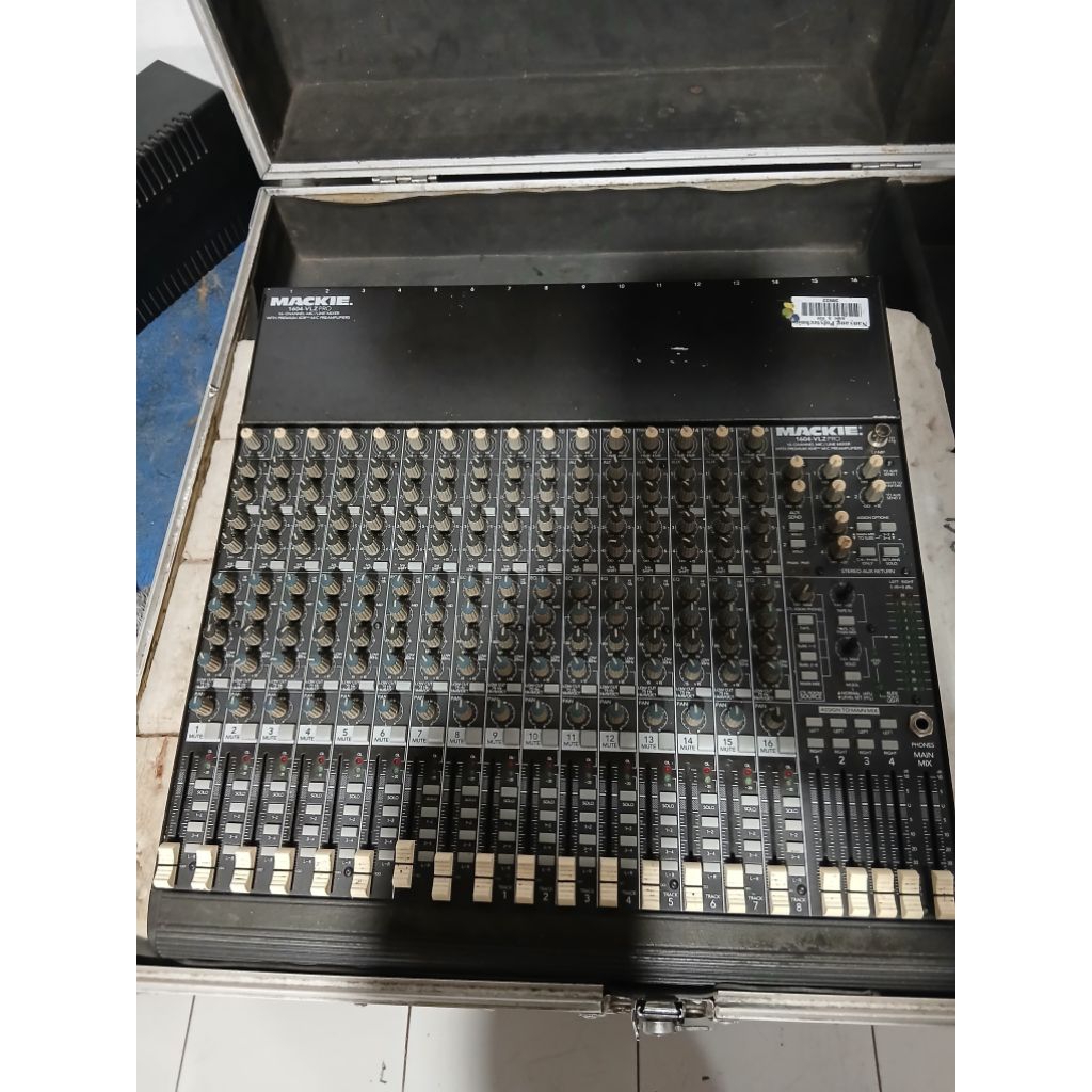 Mixer mackie vlz 1604Normal original fre hard chase