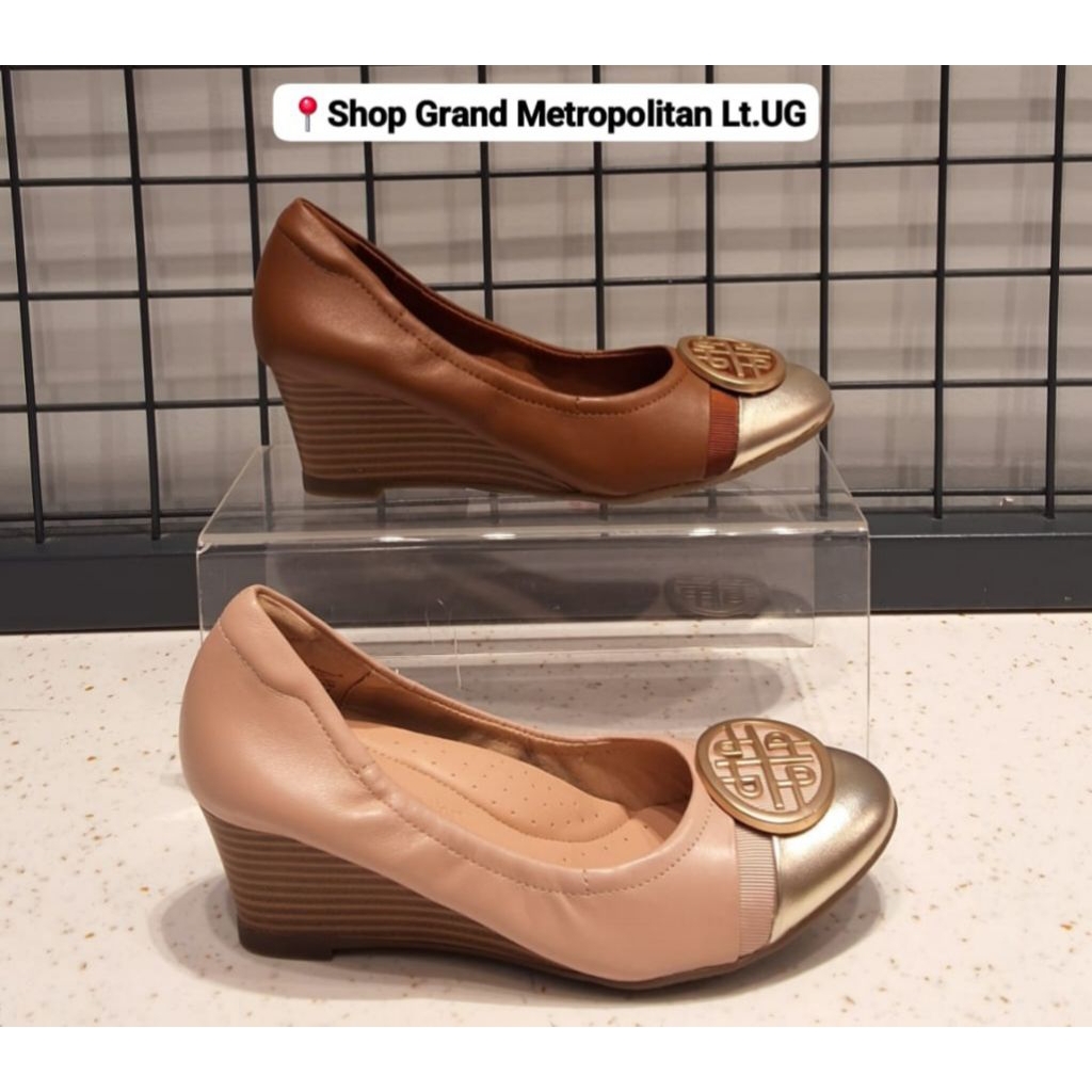 Sepatu Wedges Hush Puppies