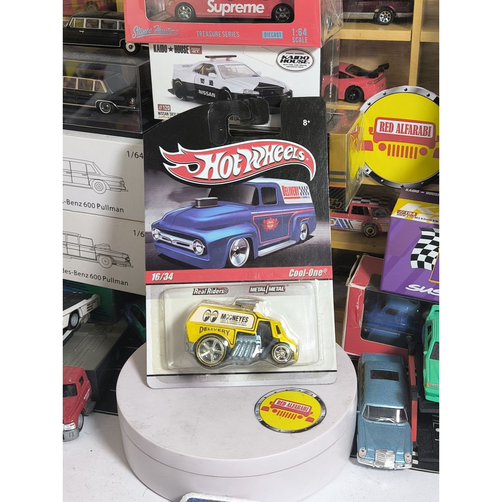Hot Wheels Mooneyes Cool one Real Riders Delivery
