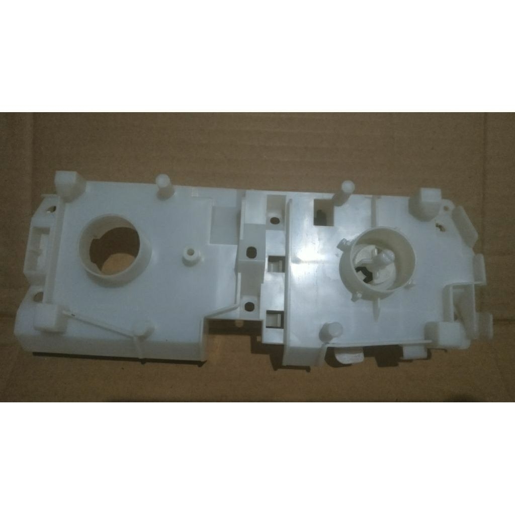 breaket / dudukan timer
mesin cuci : 2 tabung

merk ; Polytron

kondisi normal semua, seken / bekas 