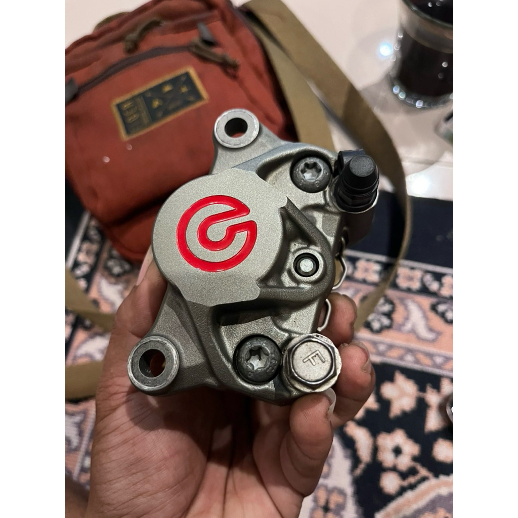 kaliper brembo original kaliper brembo 2 piston original kaliper belakang brembo original