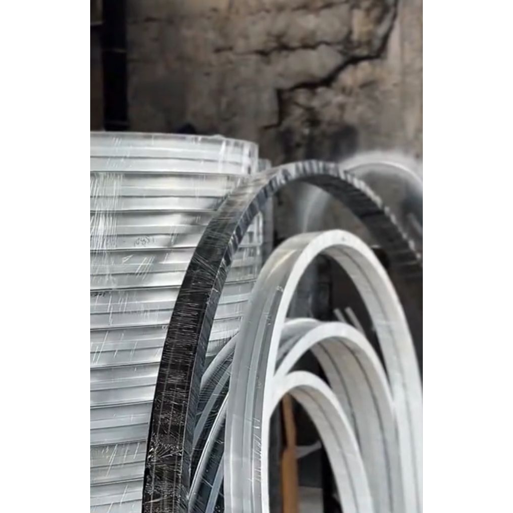 kusen lengkung aluminium
