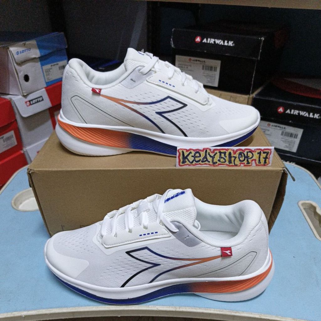 Sepatu Olahraga Diadora Park White Original resmi sport station.