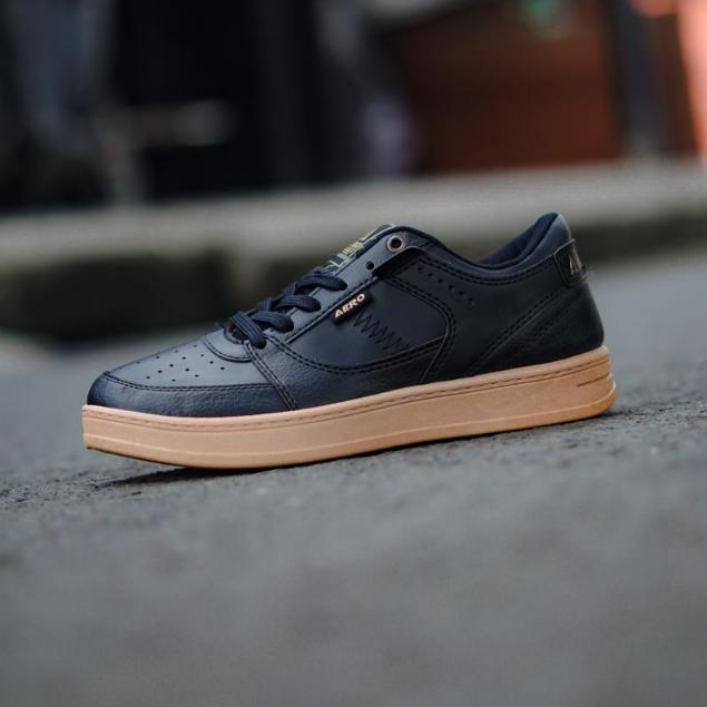 AEROSTREET HOOPS LOW BLACK GUM ORIGINAL