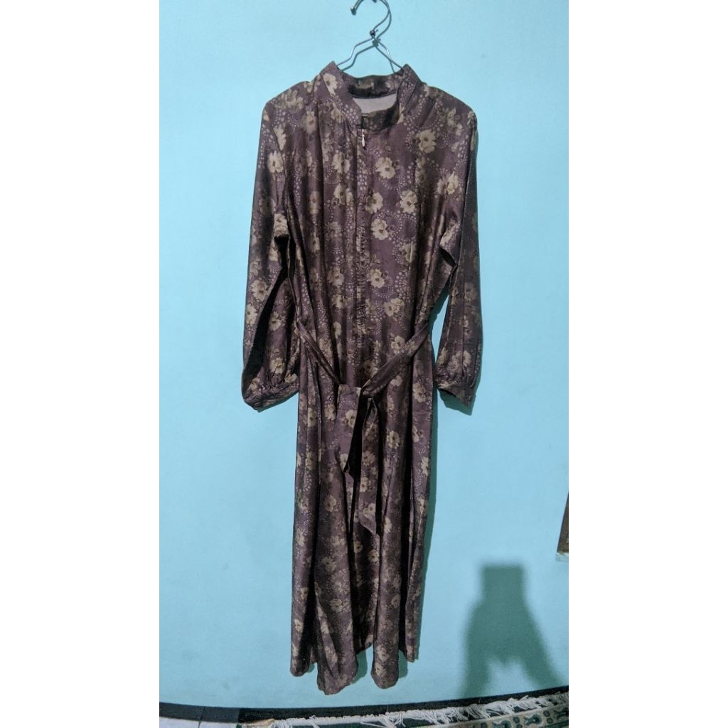 dress silk motif