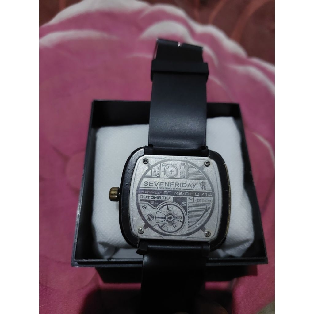 Jam Tangan Seven Friday