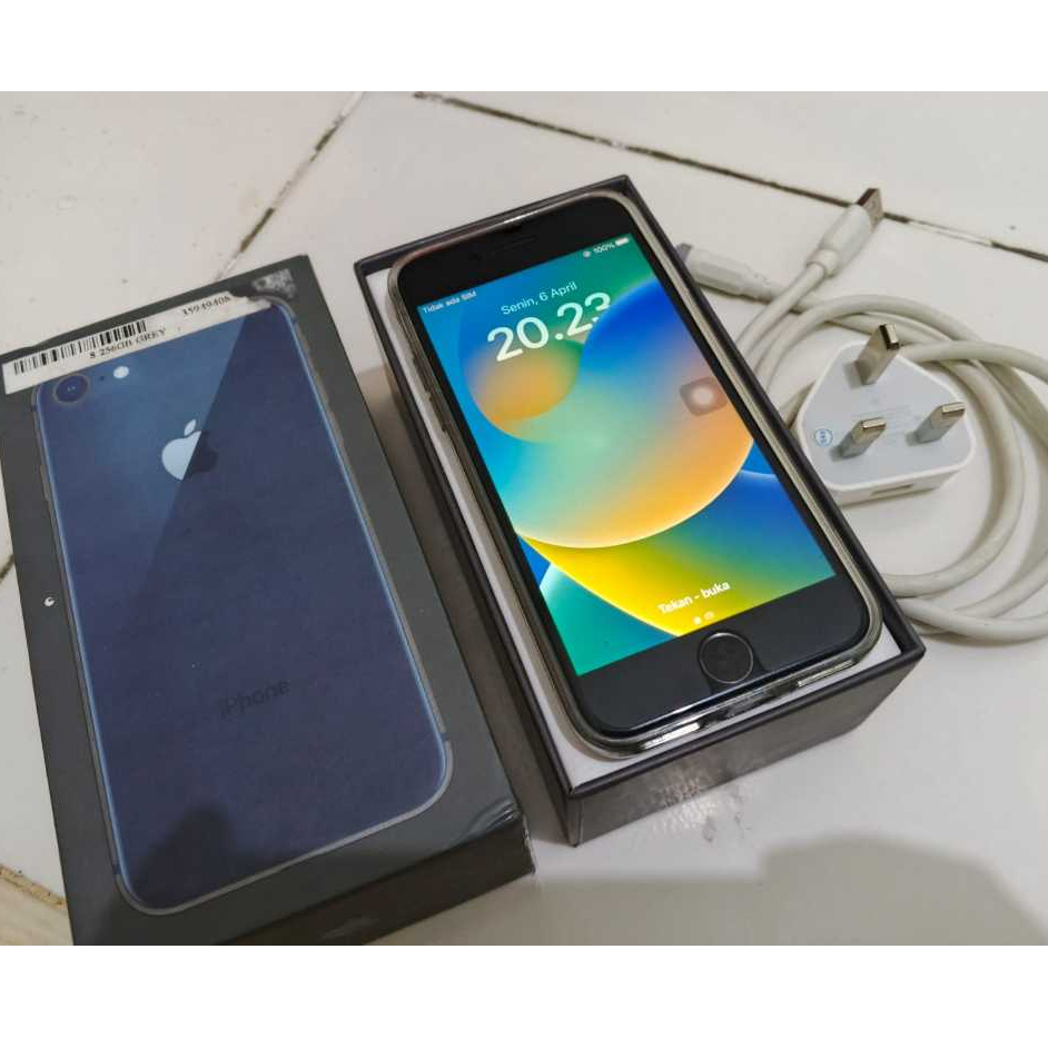 TERMURAH - Iphone 8 256GB Inter All Operator Cukup Mulus - Hp Apple