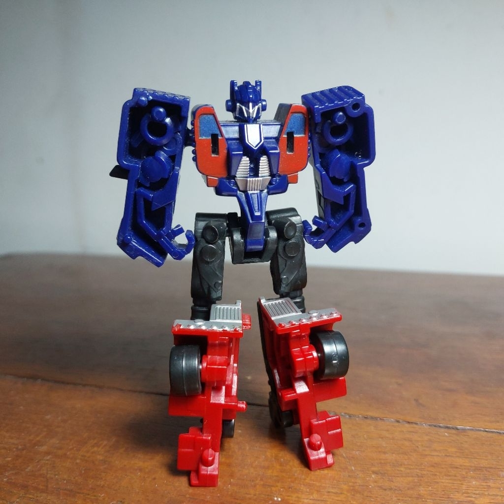 Transformers 2007 legends class optimus prime