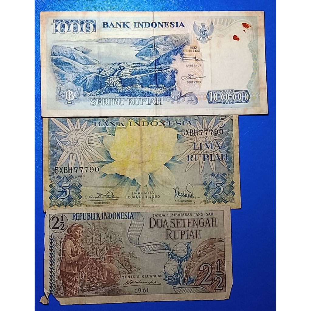 uang kuno indonesia 5 bunga 2.5jagung dan 1k lompat batu 3 lempal p3064