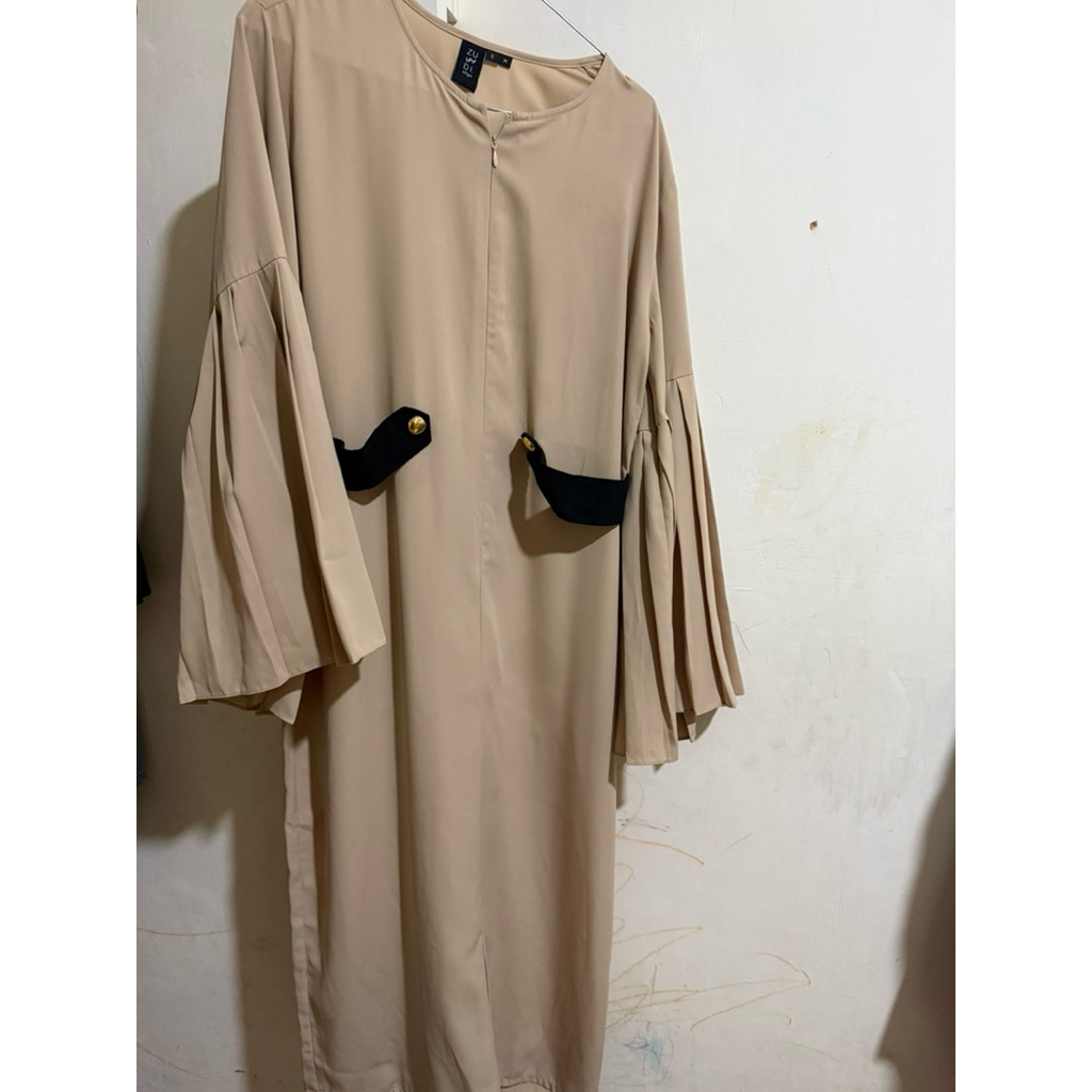 preloved dress by vivi zubedi