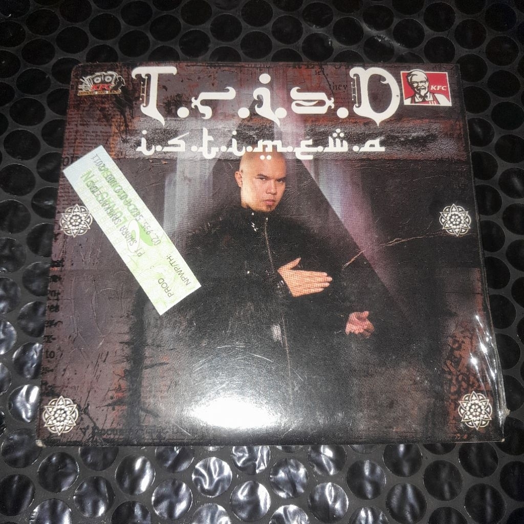 cd triad band istimewa / segel